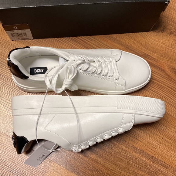 Ladies DKNY white and black sneakers 9W - Picture 4 of 4